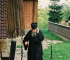 F1020027
