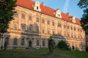 Lubiąż. Klasztor cysterski.