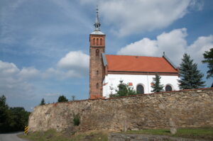 Śmiałowice. Kościół z XIII wieku.