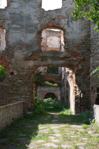 Panków. Ruiny zamku z XVI wieku.