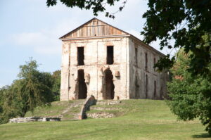 Wierzbna. Ruiny klasztoru.