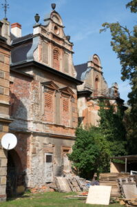 Wiśniowa. Pałac z XVI wieku.