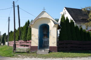 Kapliczka w Jeszkowej Dolnej.