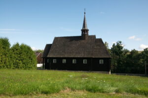 Kromnów. Drewniany kościół z XVI wieku.